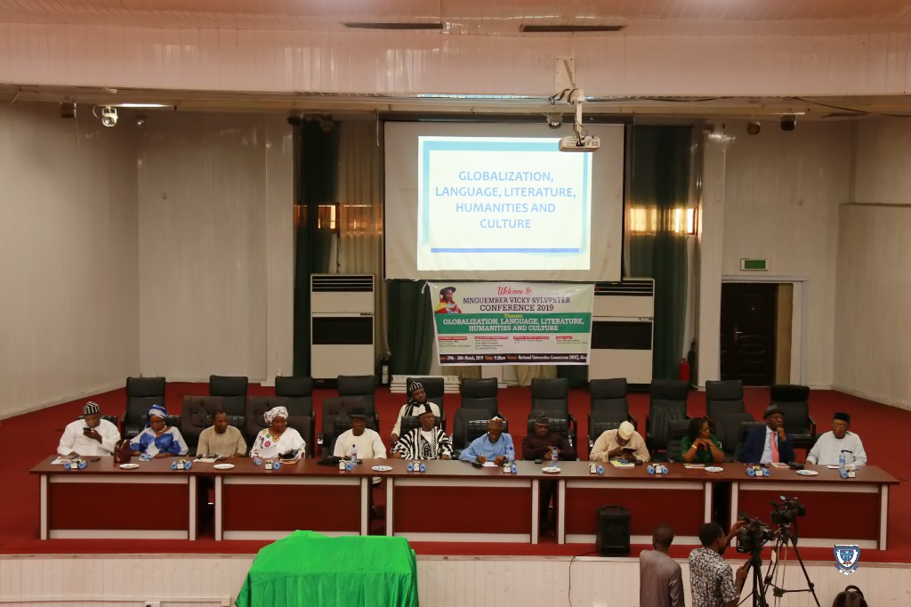 Cross section of Special Guests on high table at the SylvesterConfab 2019